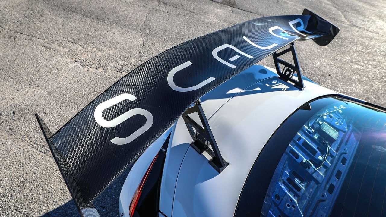 Auto da corsa elettrica da turismo Scalar Performance SCR1