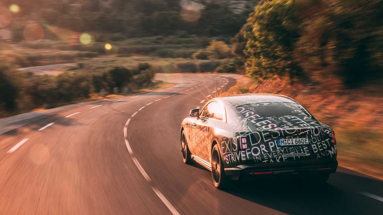 Rolls-Royce Spectre sulla Costa Azzurra