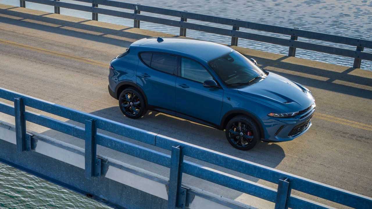 Vue de face de la Dodge Hornet 2023