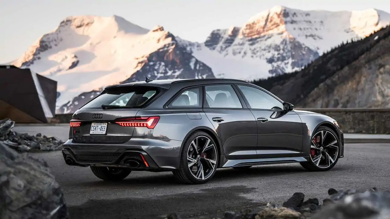 https://cdn.motor1.com/images/mgl/eoov66/s3/2022-audi-rs6-avant.webp
