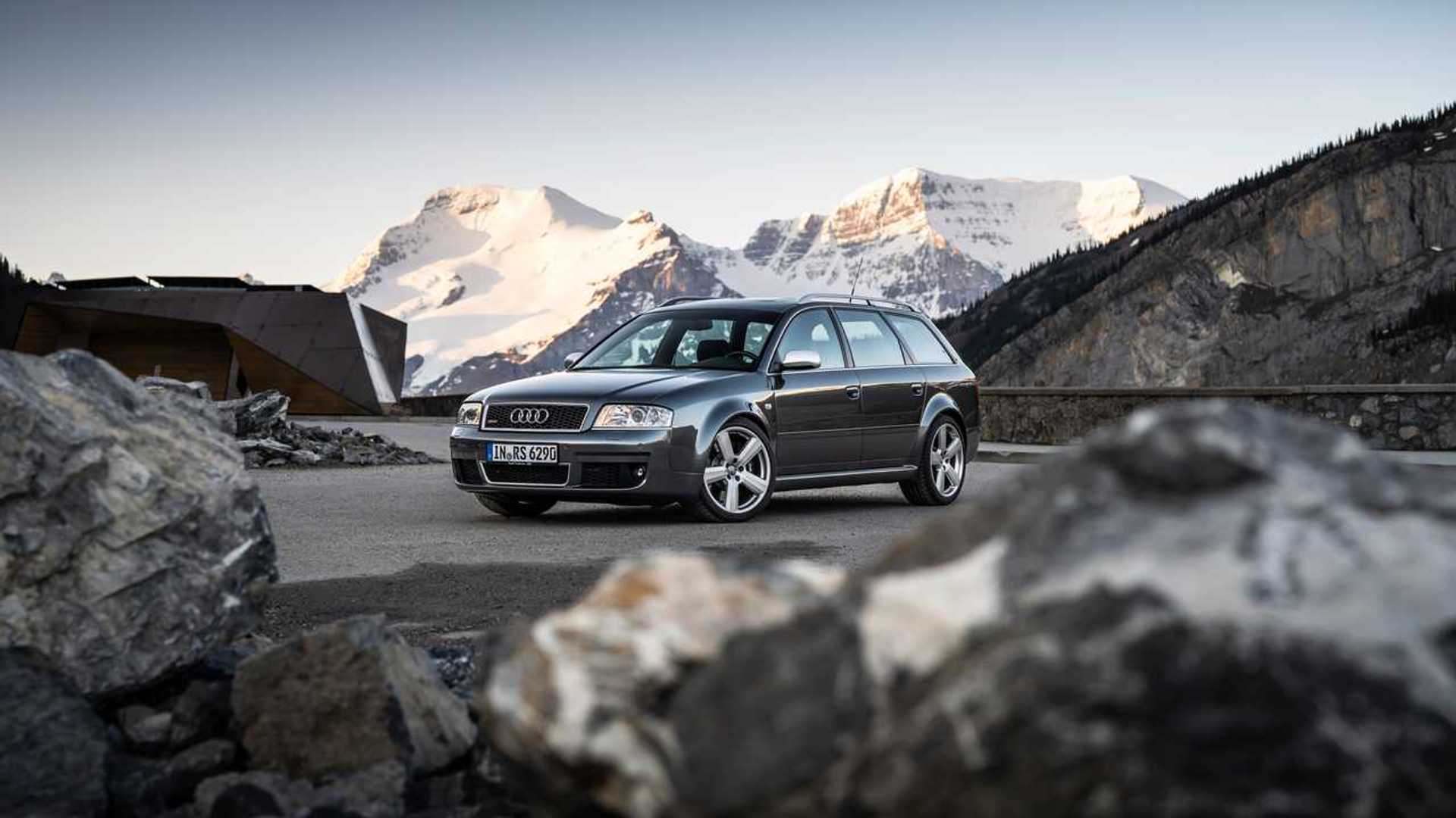 https://cdn.motor1.com/images/mgl/eoovY8/s1/2004-audi-rs6-avant.jpg