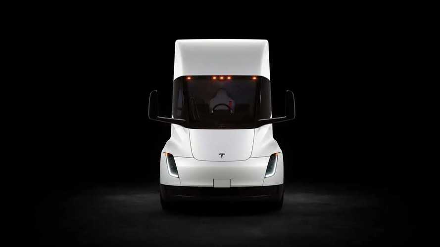 Tesla Semi altre nuove immagini svelano qualche dettaglio