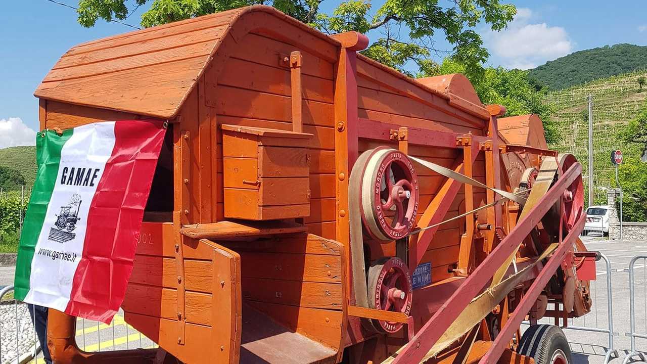 Trattori d'epoca: la grande sfilata a Col San Martino