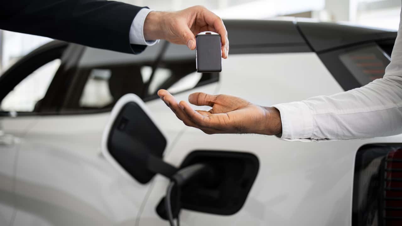 Ricarica auto elettrica, concessionaria