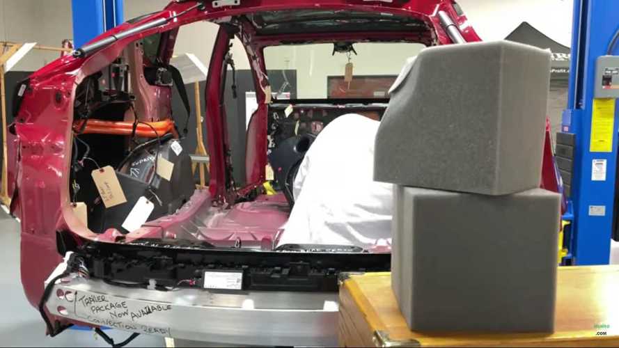 Sandy Munro Gives New Details On Tesla Model Y Castings, Splashes, And Teslaract