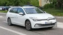 Nuova Volkswagen Golf Variant, le prime foto spia
