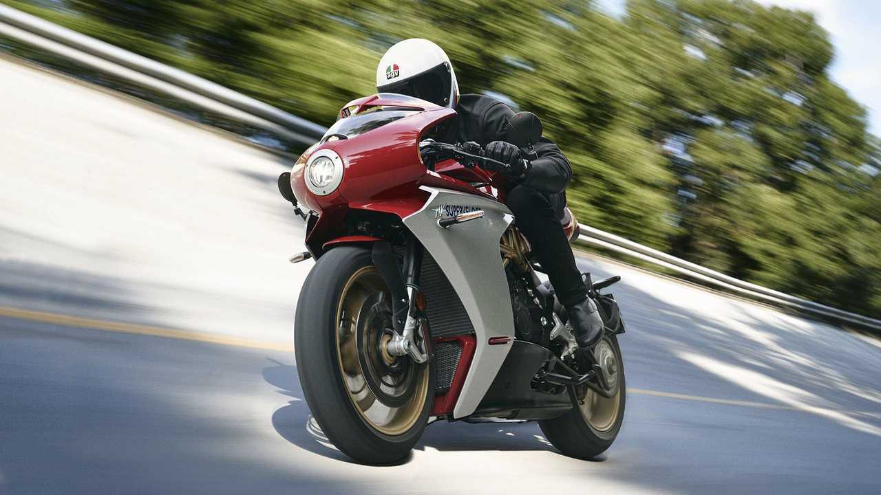 2021 MV Agusta Superveloce 800-Red, Action Shot 3/4 Left