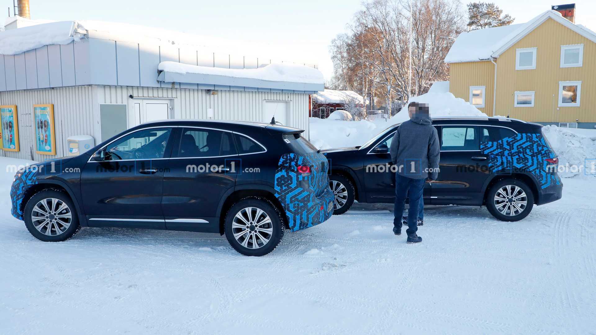 https://cdn.motor1.com/images/mgl/er438/s1/mercedes-eqa-and-eqb-spy-photo.jpg mercedes-eqa-and-eqb-spy-photo