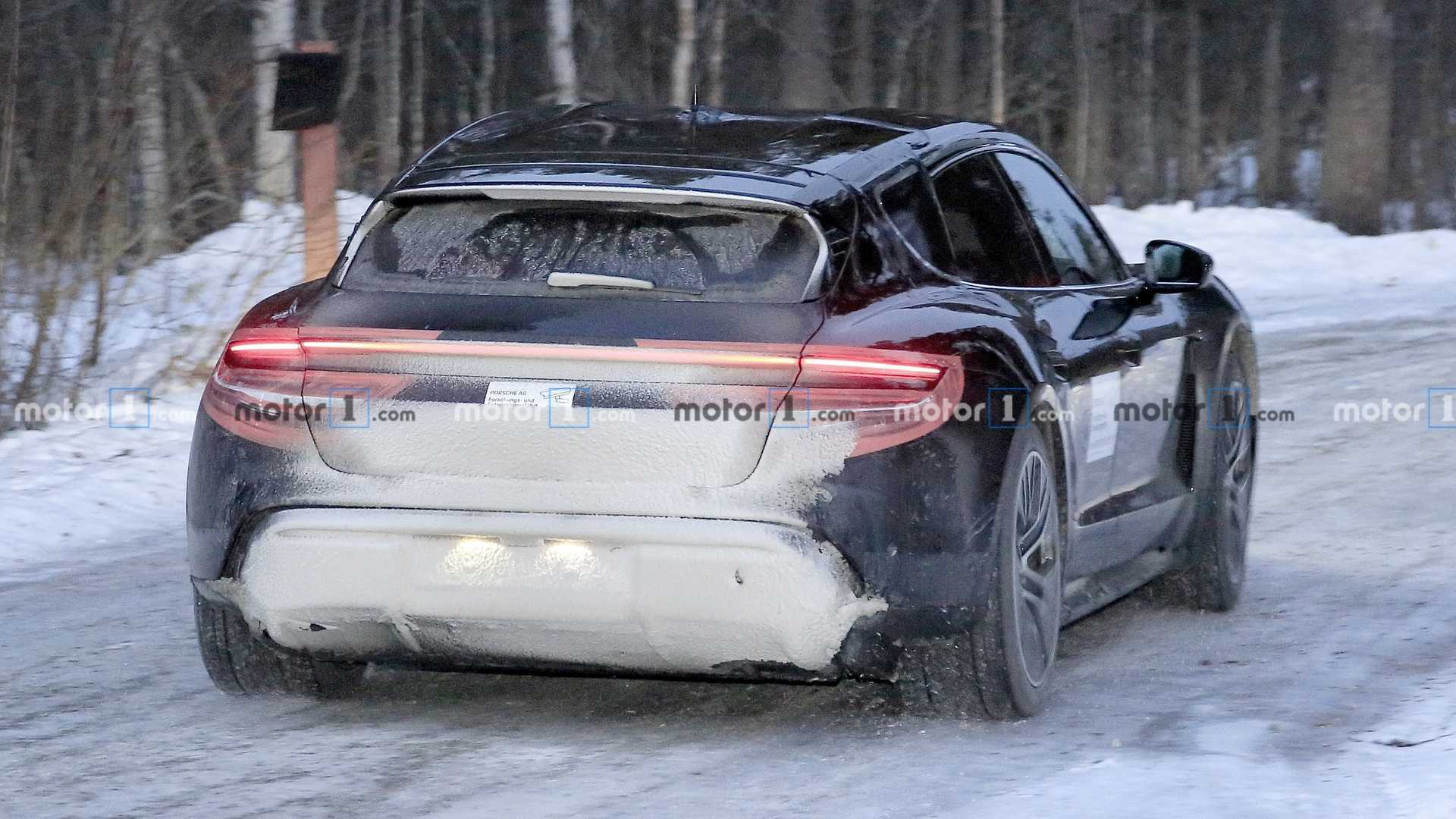 Porsche Taycan Cross Turismo Spy Photo