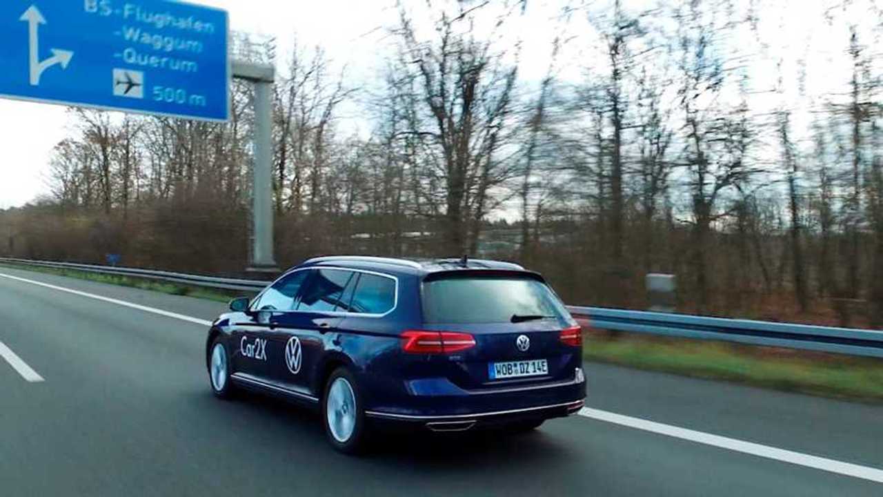Volkswagen guida autonoma strada