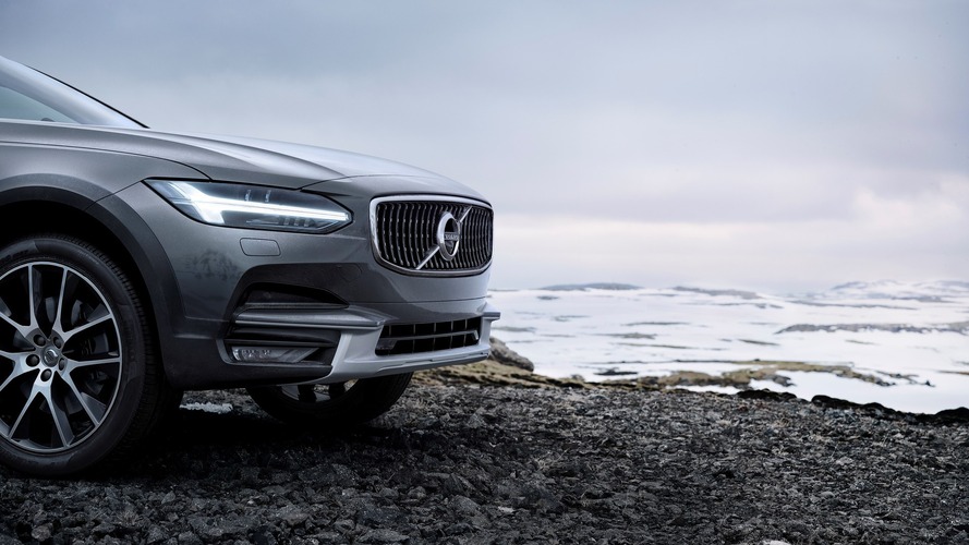 2017 Volvo V90 Cross Country
