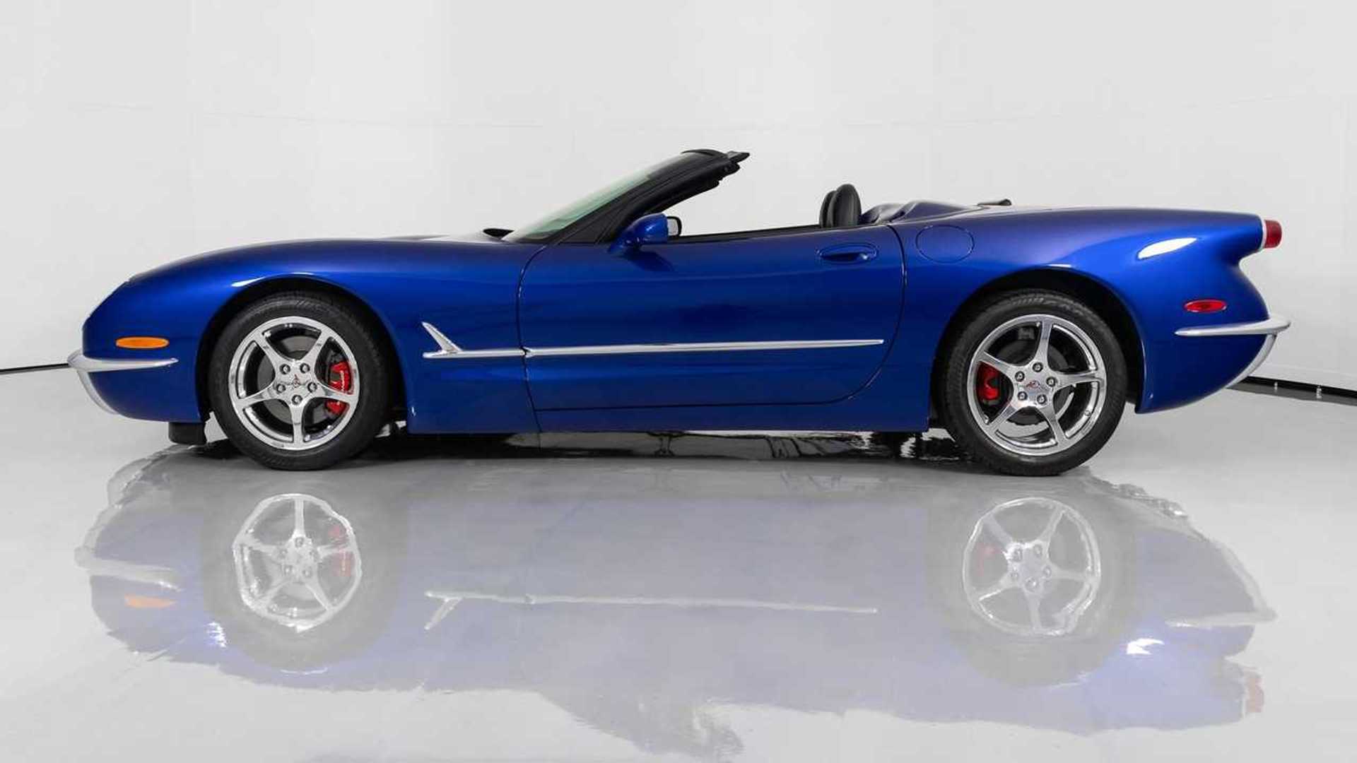 ["Show Your Chevy Corvette Passion In This 2002 Commemorative Edition"]