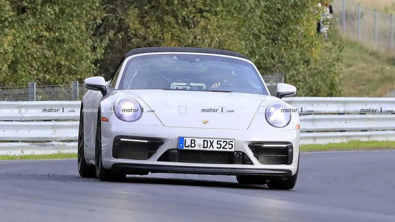 Porsche 911 GTS Cabriolet Spy Shots