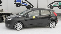 2013 Ford Fiesta facelift prototype spy photo