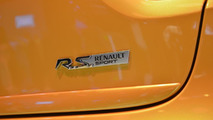 2013 Renault Clio RS 200 live in Paris 27.09.2012