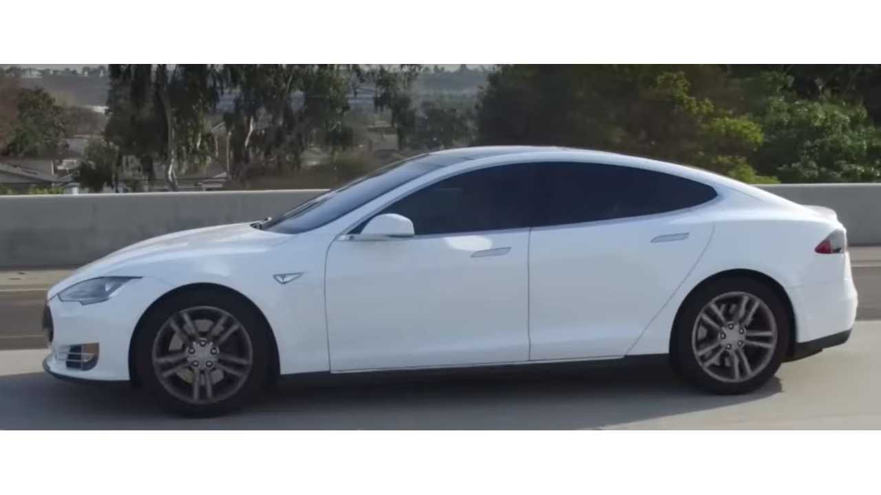 <em>Tesloop Tesla Model S</em>