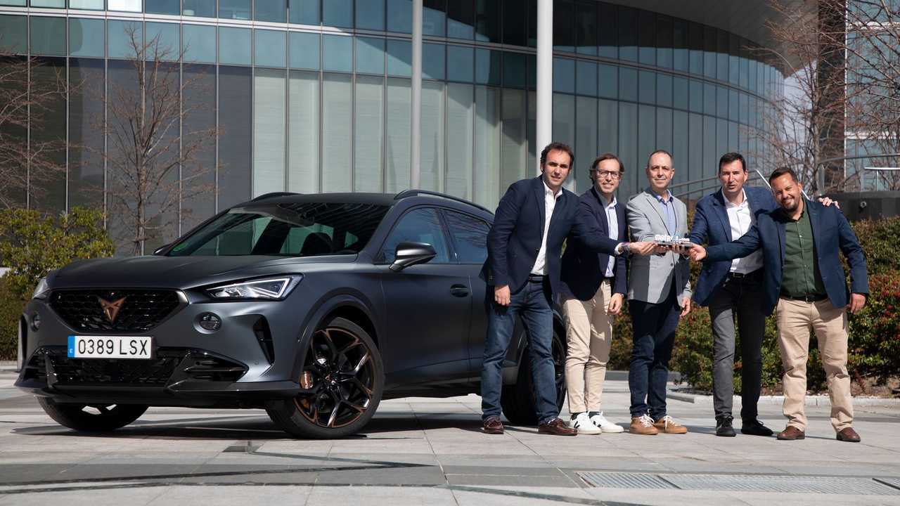 Javier Llorente, Pablo Cofán, Jacobo Vega, Carlos de Luis, Alberto de Armas, CUPRA Formentor VZ5 Motor1 Social Car of the Year 2022