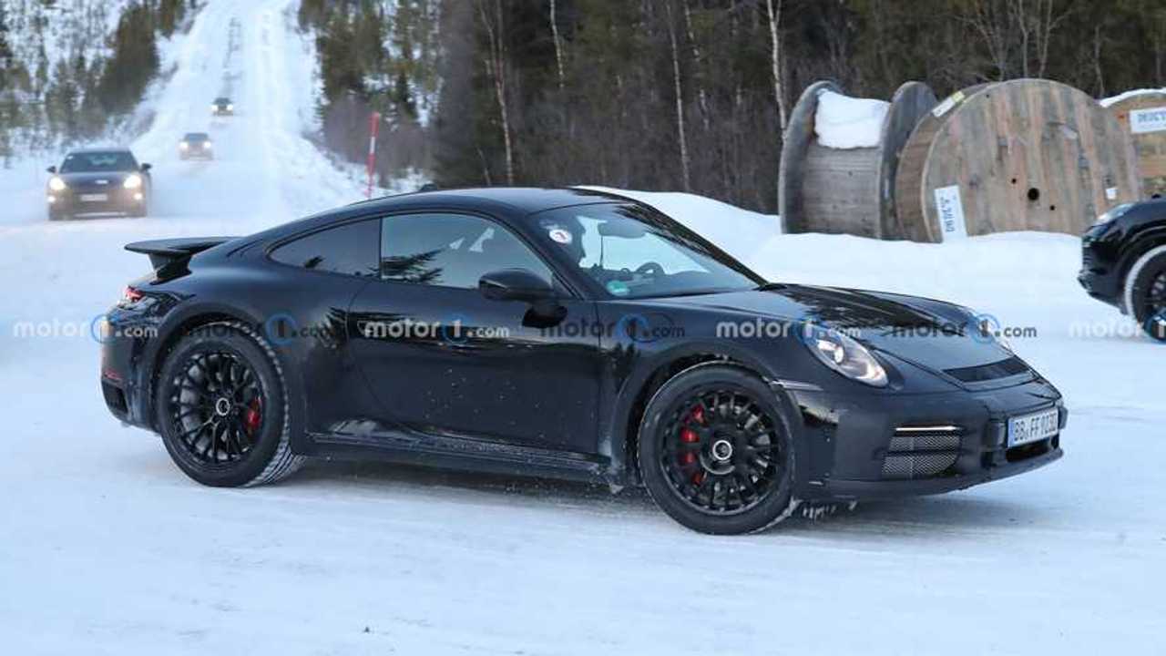 Makyajlı Porsche 911 Safari Casus Fotoğraf.