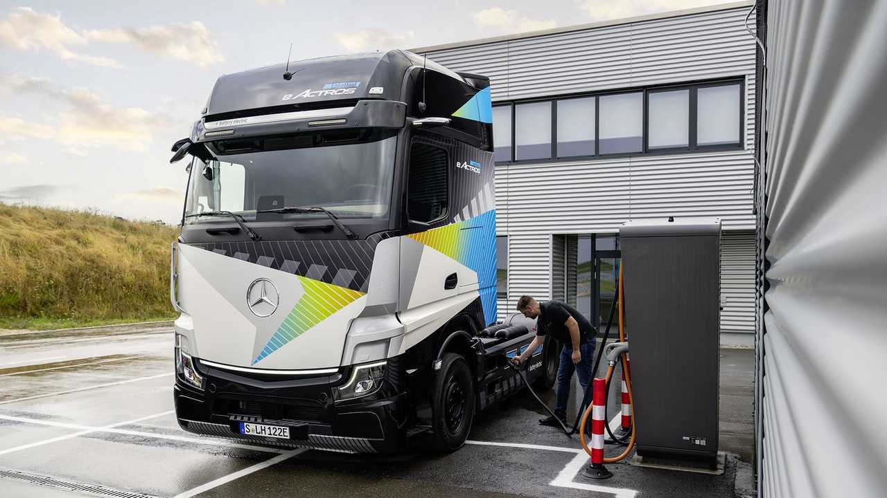 Mercedes eActros LongHaul