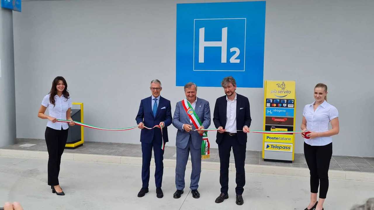 Eni inaugura la sua prima stazione di rifornimento per l'idrogeno