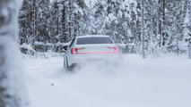 Foto - Polestar 2, la prova in Lapponia sulla neve