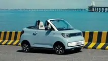 Wuling Hong Guang Mini EV Cabrio exterior front three-quarter view