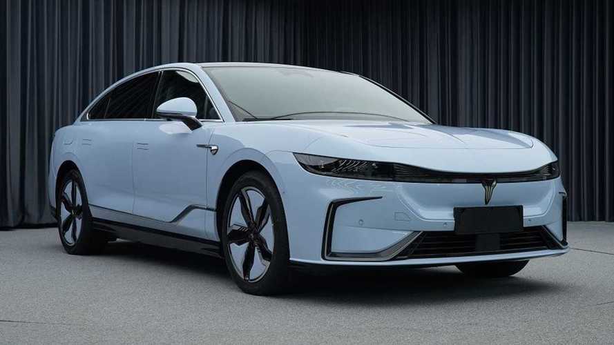 Минпром Китая раскрыл седан, который может получить прописку в РФ