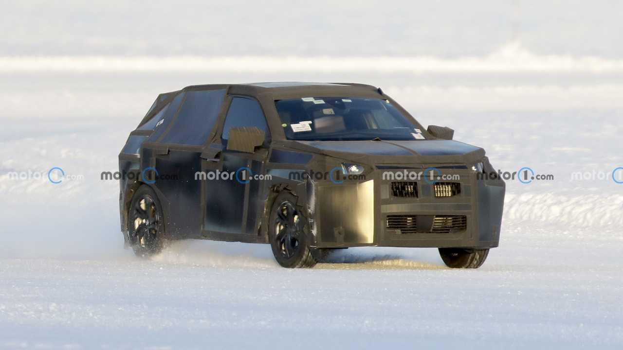 Gizemli Peugeot Crossover Prototipi
