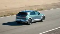 Hyundai Ioniq 5 è Editor's Choice ai Motor1.com Star Awards 2022
