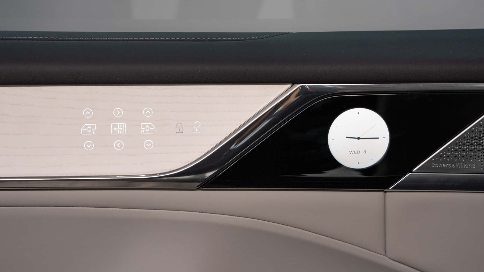 volvo-em90-2024.jpg