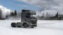FOTO - Mercedes eActros: test al Circolo Polare
