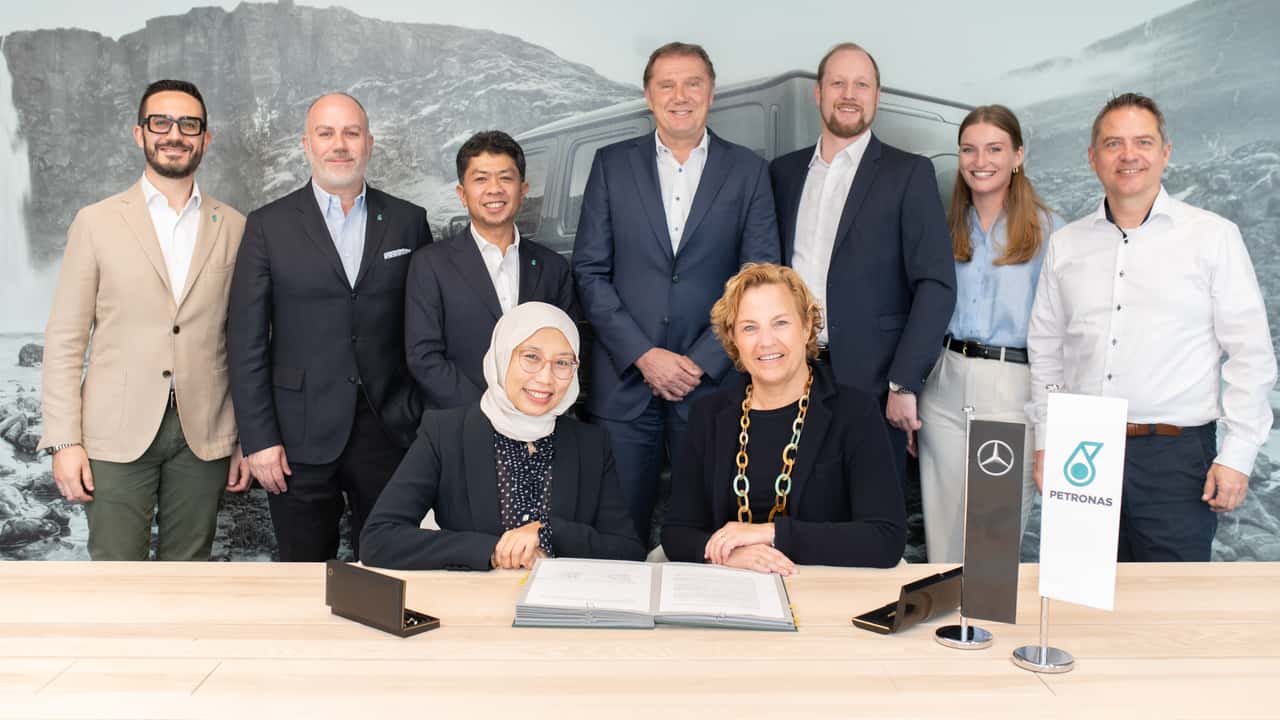 Petronas - Mercedes-Benz Anlaşması