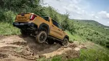 Toyota Hilux (2026) Ibrido 48V Invincible