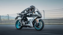 The 450SR-S provides riders an approachable platform to learn on. 