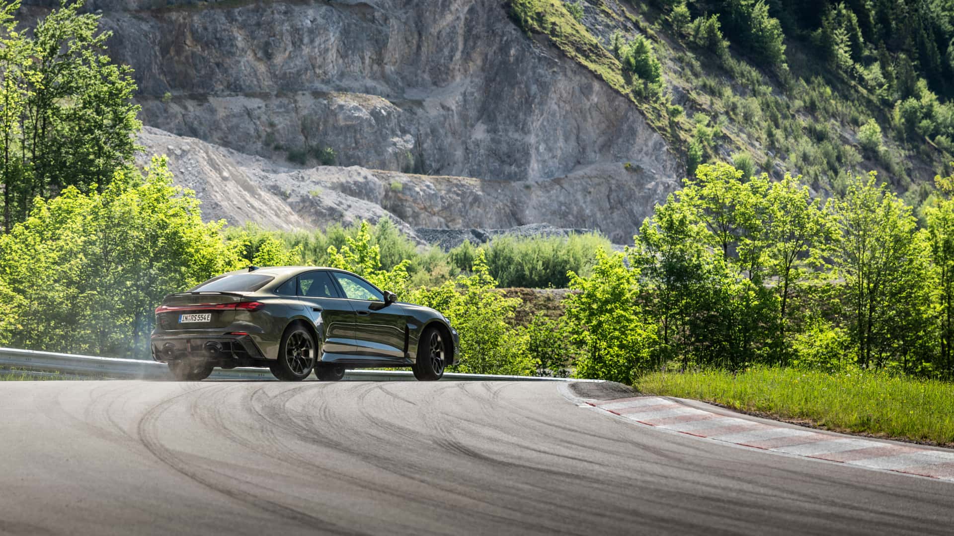 https://cdn.motor1.com/images/mgl/g4OQro/s1/2027-audi-rs5-sedan-first-drive-review.jpg