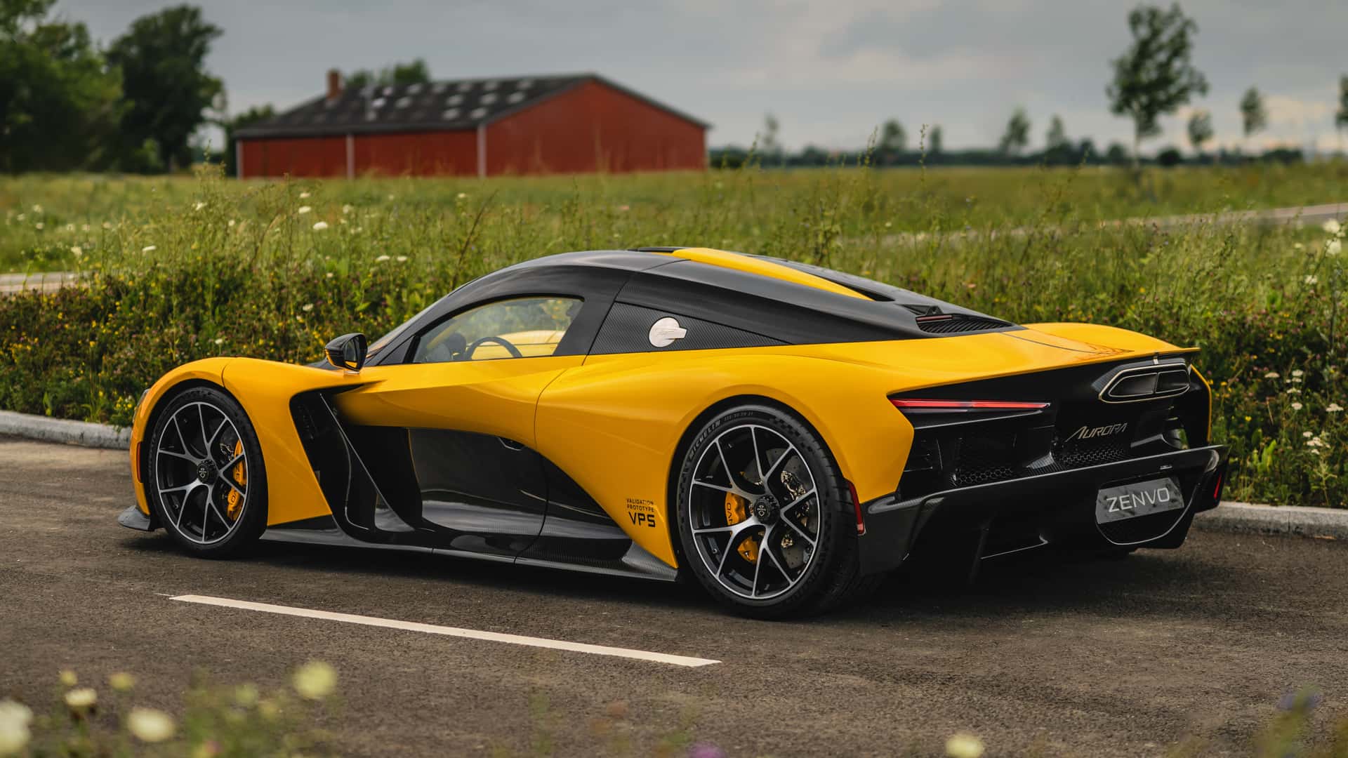 https://cdn.motor1.com/images/mgl/g4OVA8/s1/zenvo-aurora-tur.jpg