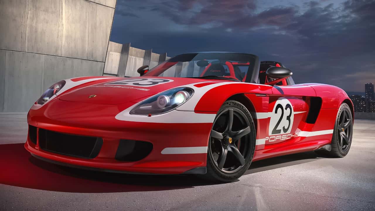 El Porsche Carrera GT recibe este llamativo diseño en rojo