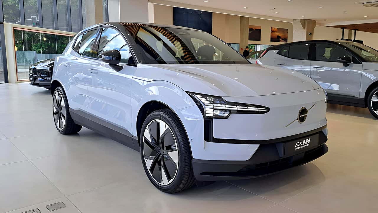 Volvo EX30 Ultra Twin Motor - lançamento