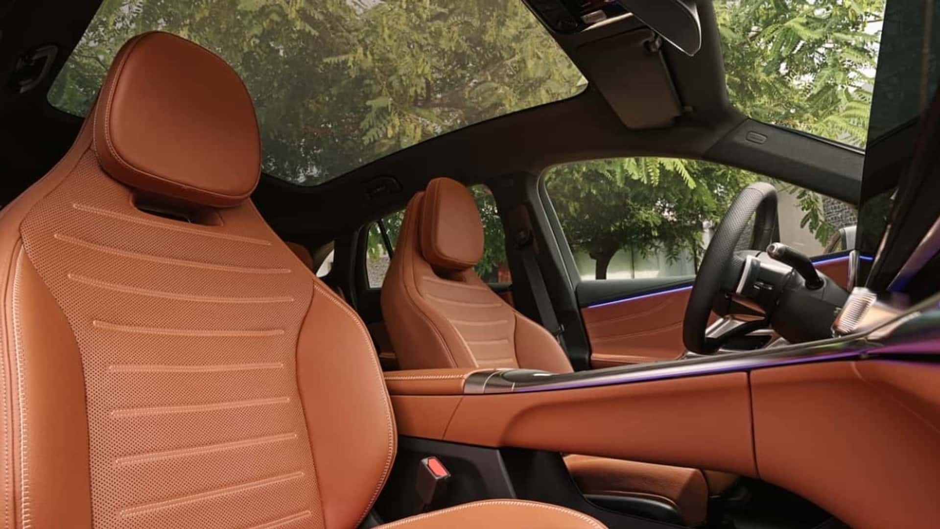 nuova-mercedes-glc-interni-e-bagagliaio.jpg