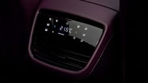Mazda CX-6e, les intérieurs et le coffre