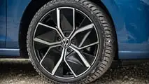 VW Golf eHybrid (2025) colocado à prova