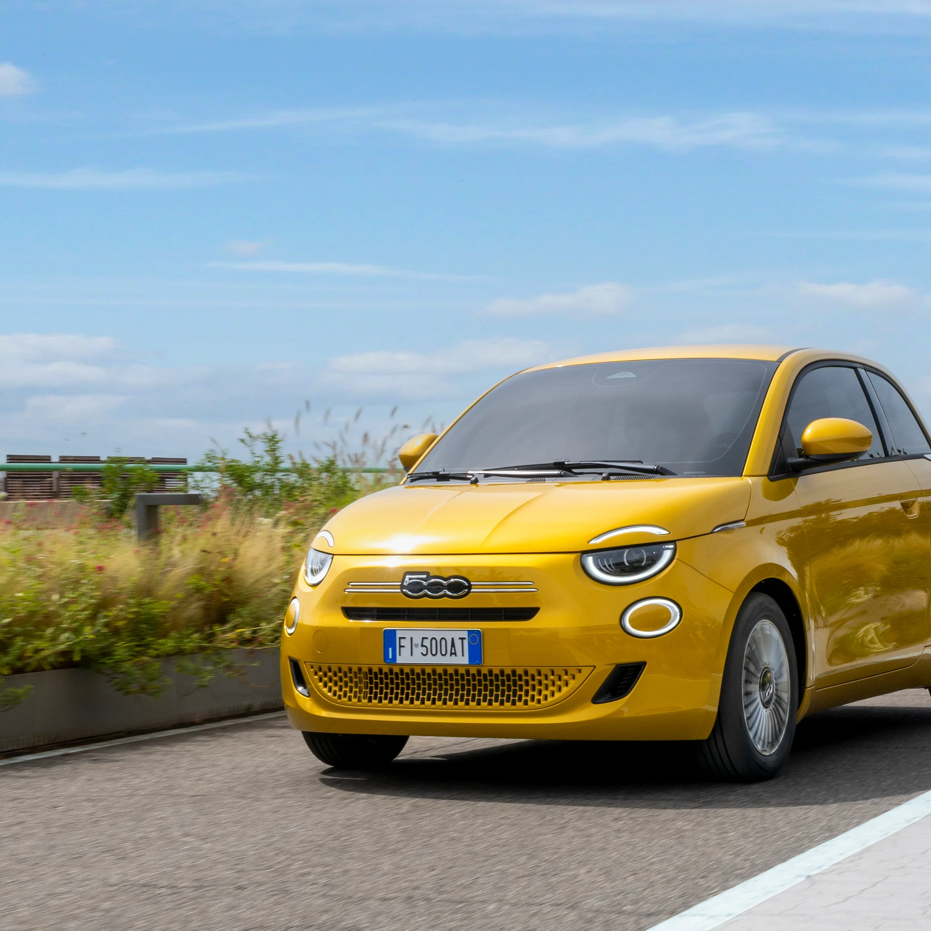 2026-fiat-500-hybrid.webp