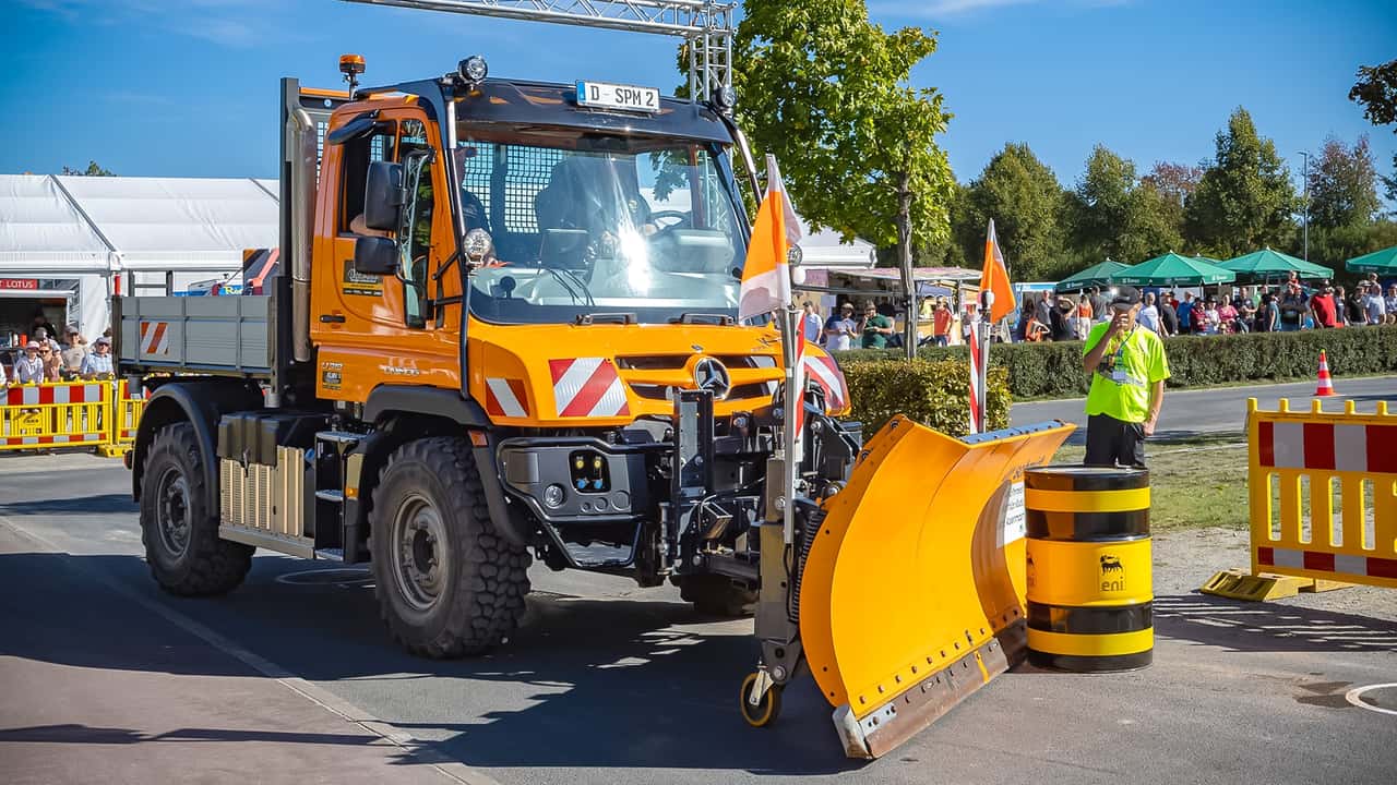 Unimog bei der 4. Deutschen Schneepflugmeisterschaft