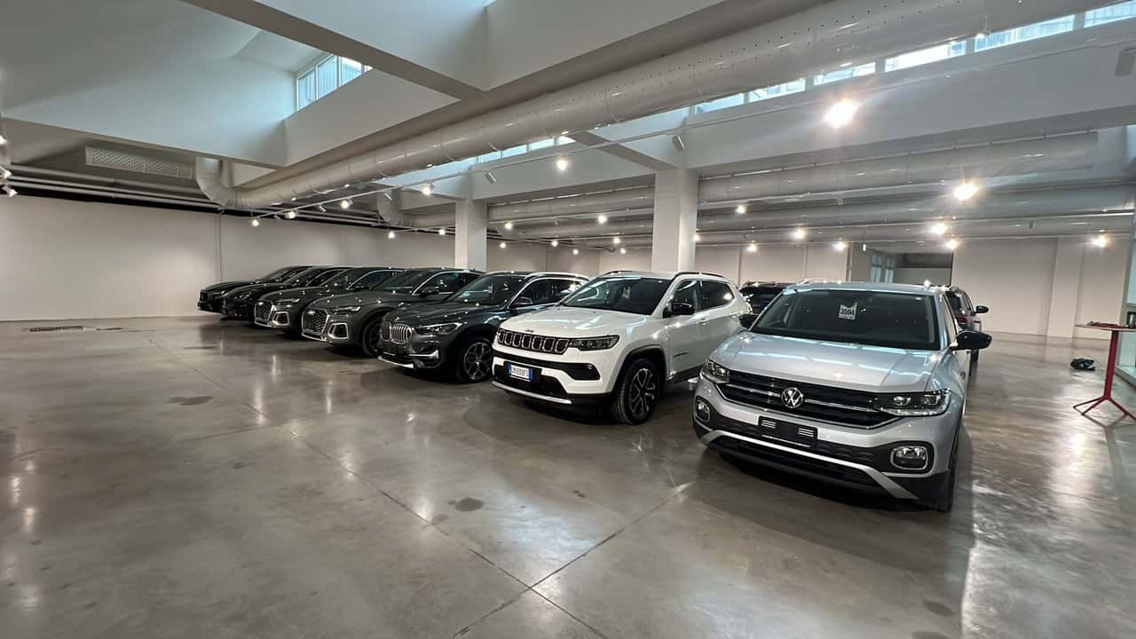 La concessionaria che vende solo auto usate, super controllate