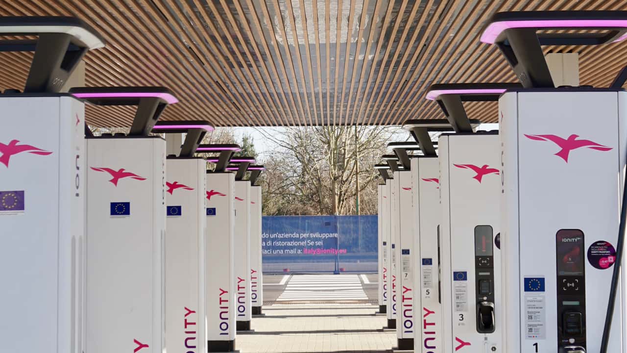 La nuova stazione di ricarica Ionity a Trezzano sul Naviglio