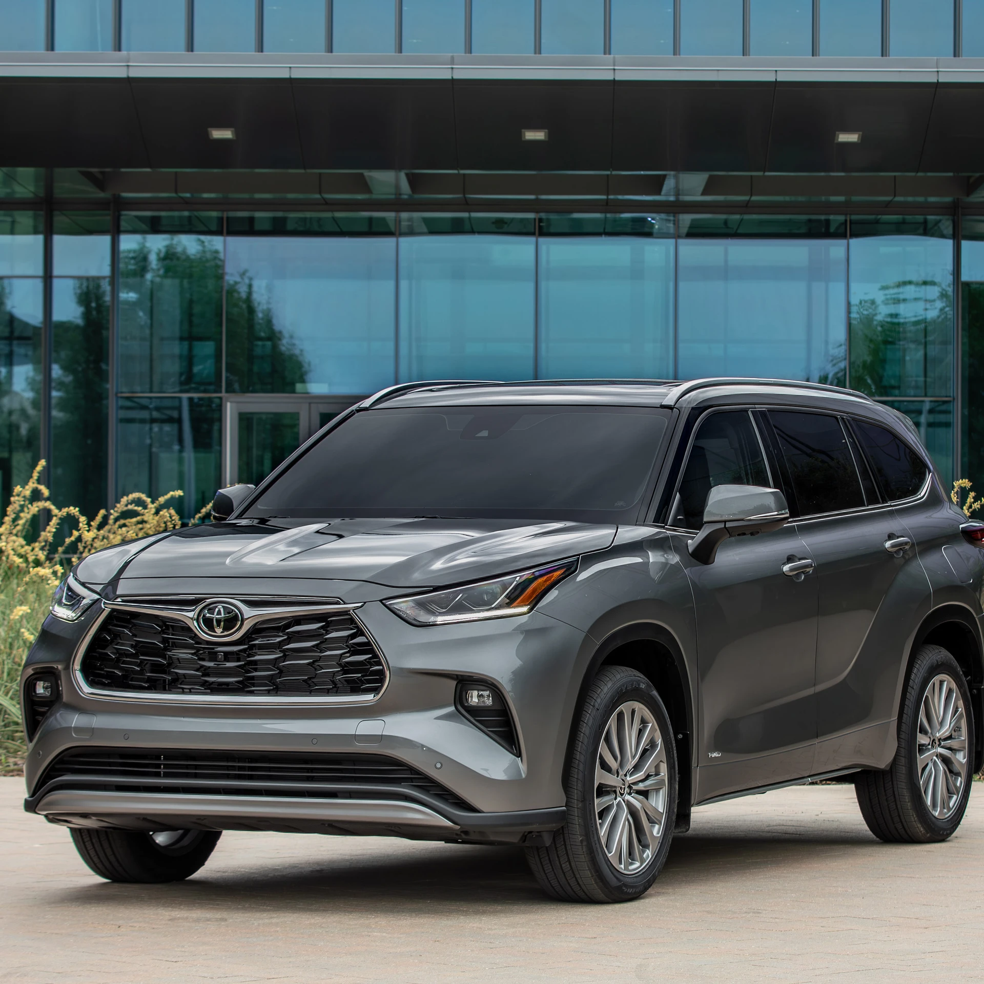 2025 Toyota Highlander Gets $39,250 Base Price and 25th
