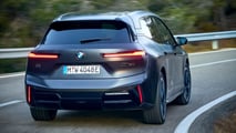 BMW iX M70 xDrive (2025) im Test