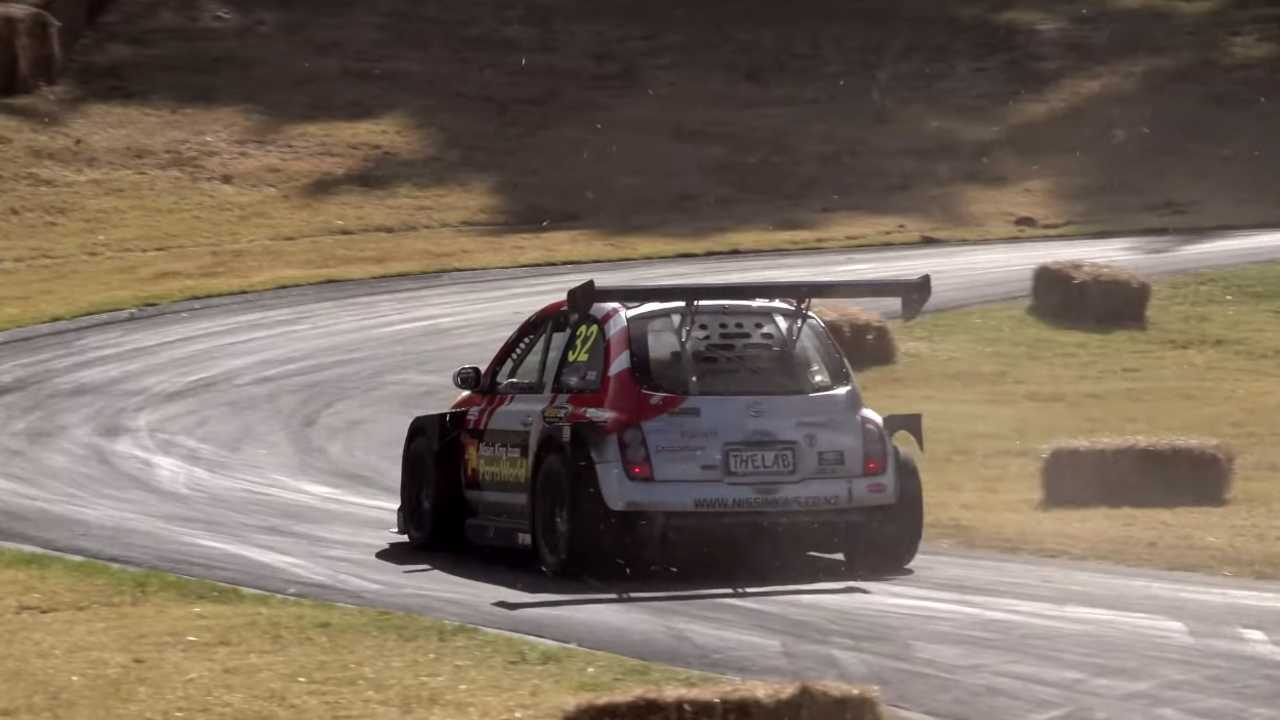 Nissan Micra V6 4WD por The Lab Limited