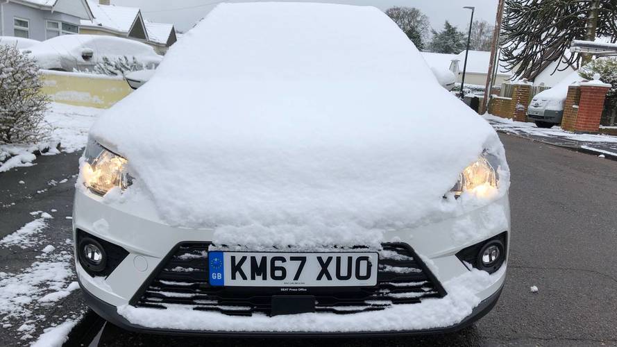 Seat Arona snow