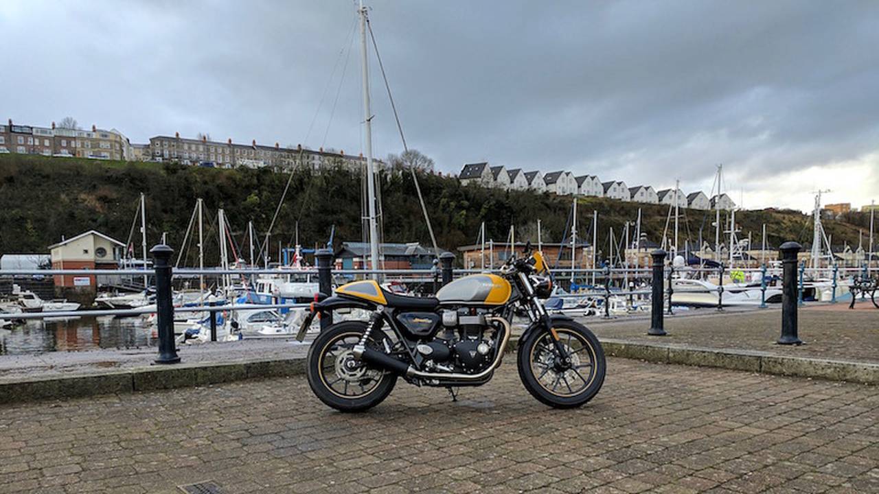 2017 Triumph Street Cup – In-Depth Review